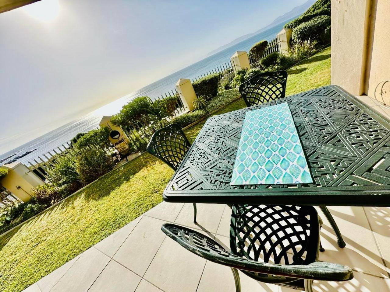 Appartamento The View At Whale Cove De Kelders Esterno foto